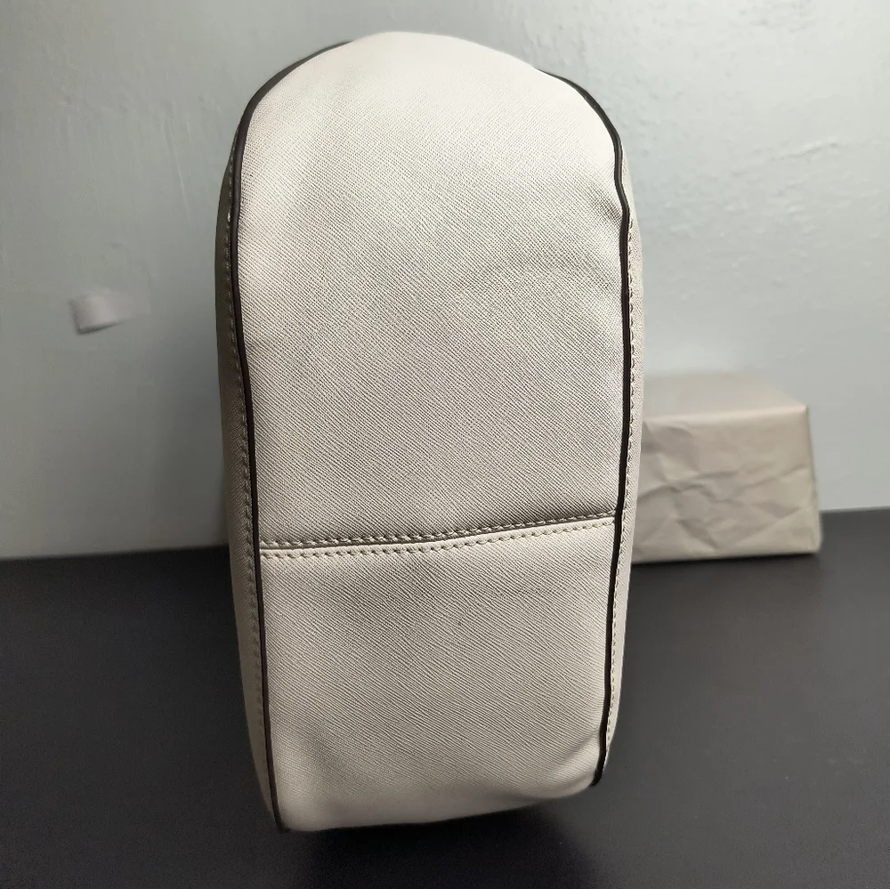 Liz Claiborne Tote Shoulder Strap Leaf Pattern Bamboo Handles Ivory